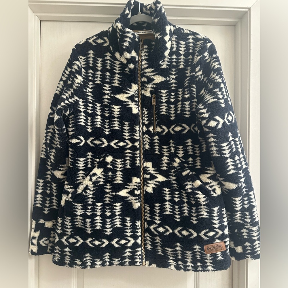 Pendleton Black and White Patterned Fleece Jacket